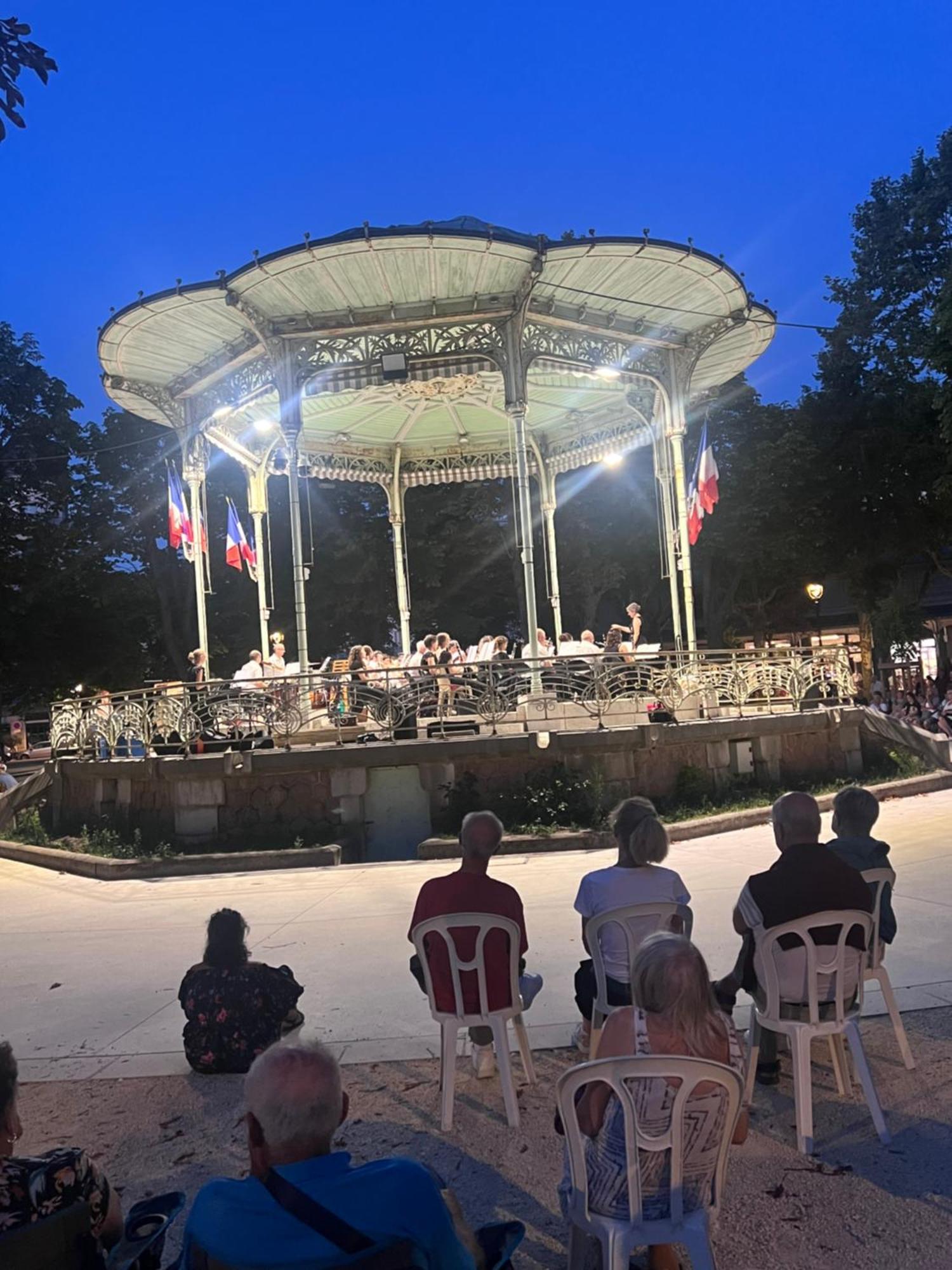 Le Splendid - Hypercentre - Proche Opera & Parcs - Thermes Віші Екстер'єр фото